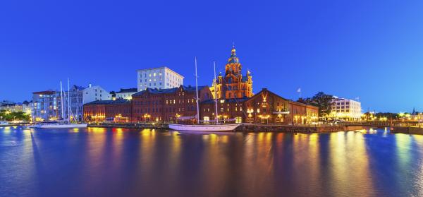 Uspenski-Kathedrale bei Nacht - Helsinki