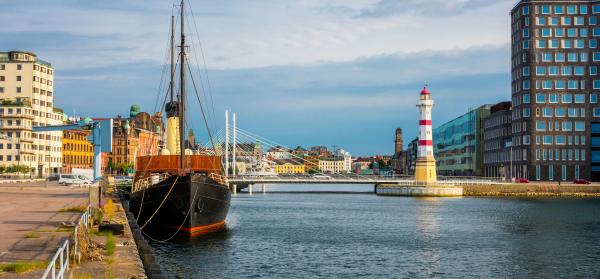 Leuchtturm, Hafen, Fluss, Schiff, Brücke, Hochhäuser Malmö