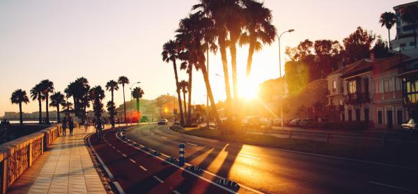 Stadt, Straße, Sonnenuntergang, Palme, Mensch, Auto, Haus Andalusien