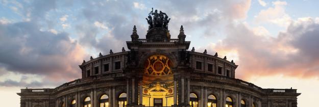 Dresdens markante Semperoper Opernhaus Sonnenuntergang