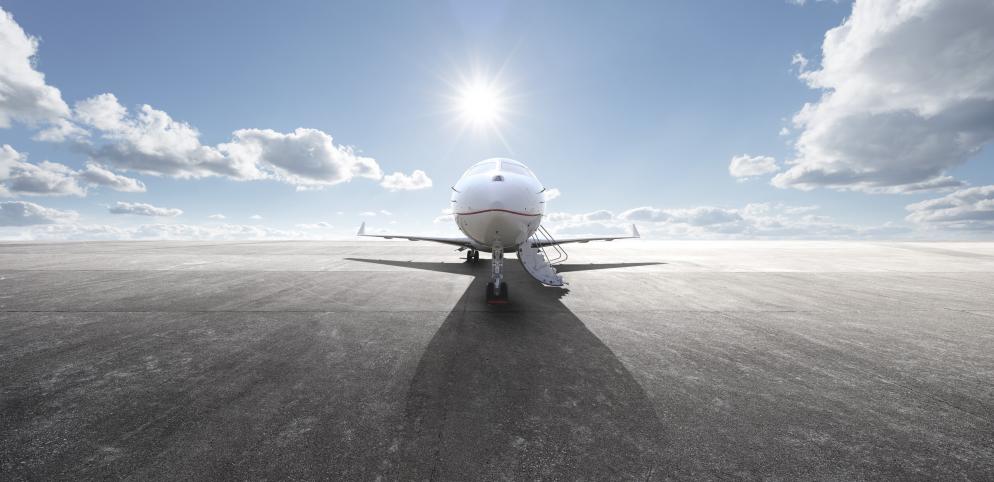 Flugzeug+Flughafen+Flugplatz+Himmel+Sonne