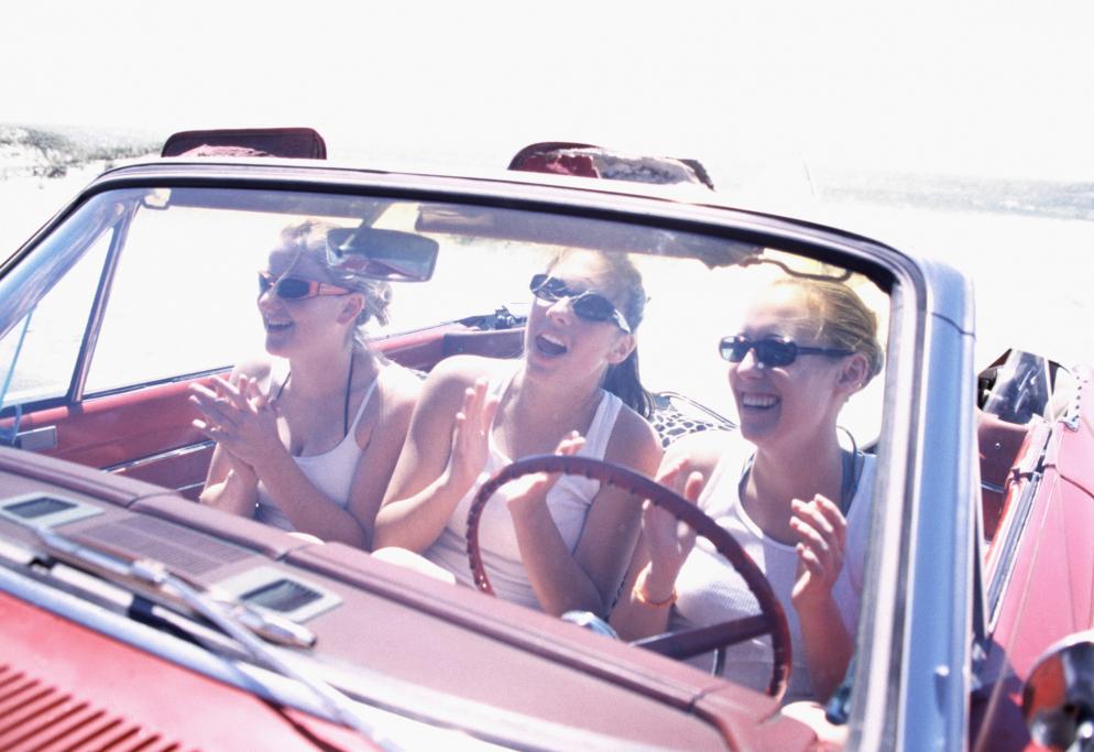 Auto+Cabrio+Mensch+Frau+Freunde