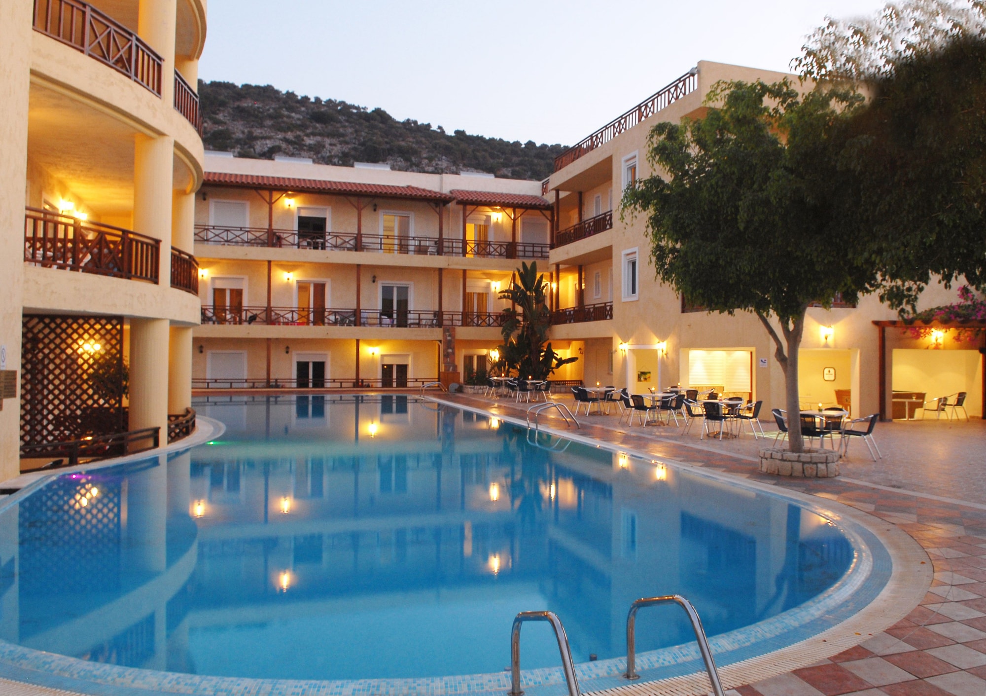 Cactus Beach Hotel & Bungalows (Stalis, Kreta) ᐅ Hotel günstig buchen